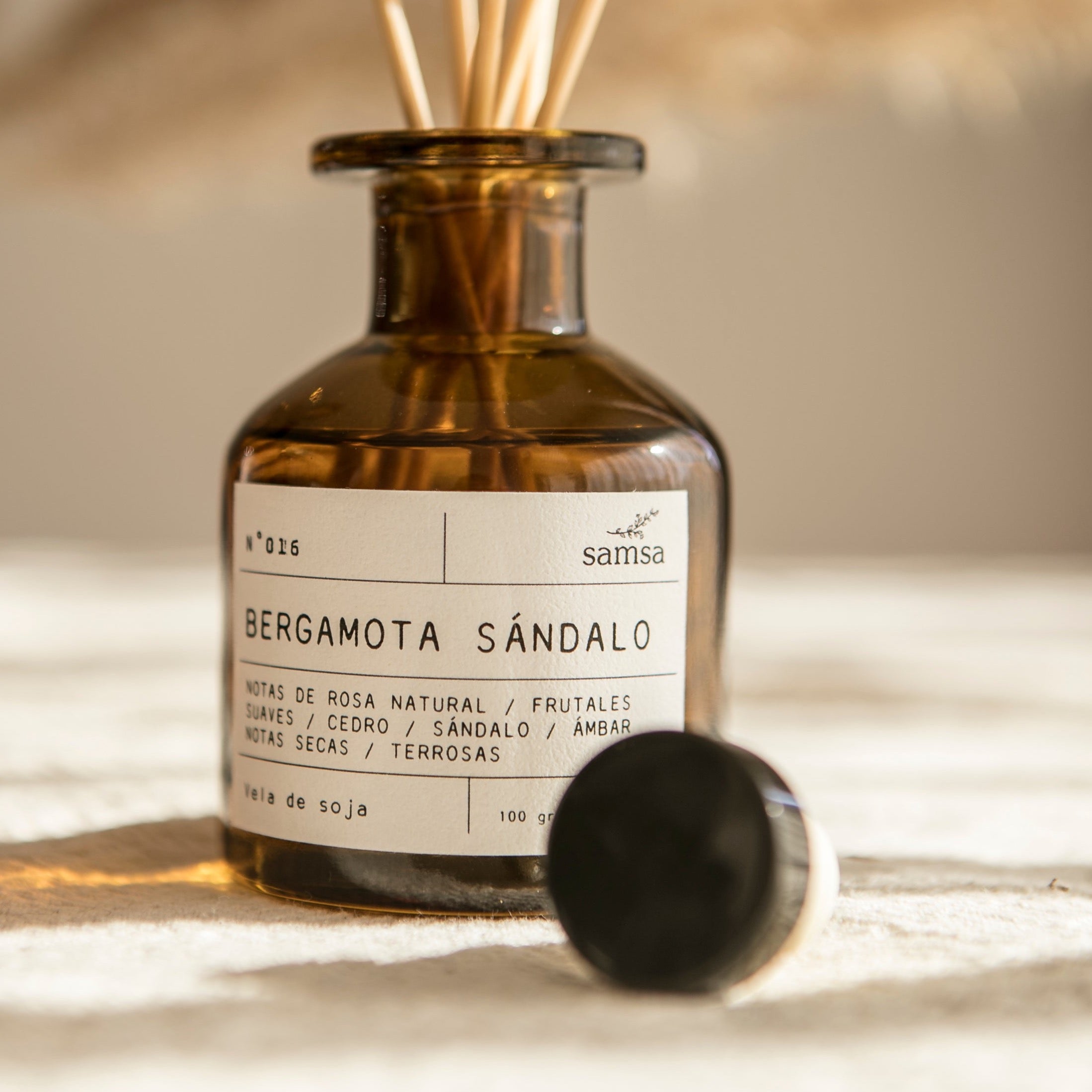 Difusor con varilla de ratan de 100 ml para regalar kit