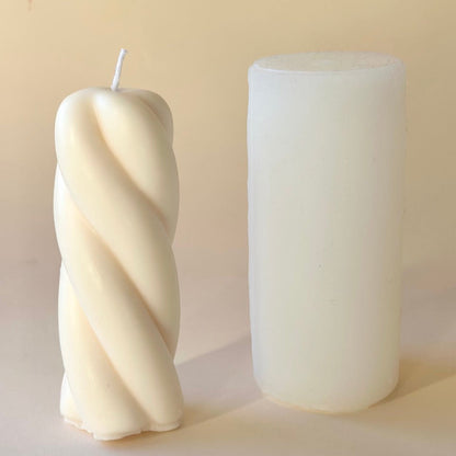 Vela blanca lisa y vela de soja beige con diseño 2
